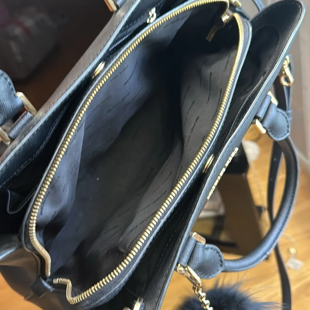 Michael Michael Kors black purse with Pom Pom - Picture 3 of 8